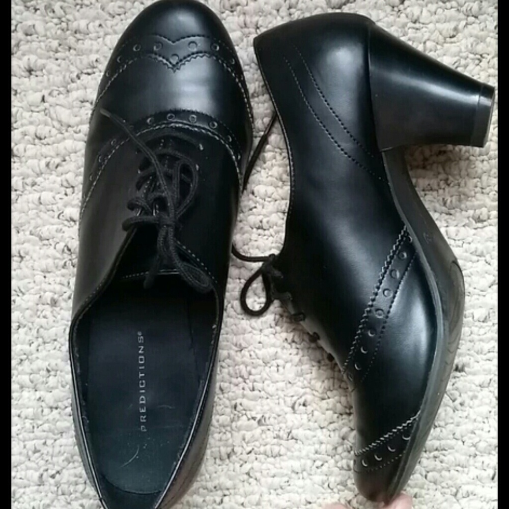 Cute Holloween  (?) Shoes!